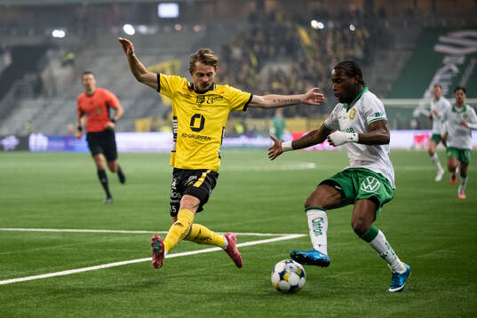 Elfsborgs Simon Hedlund och Hammarbys Okeke Obilor Denzel