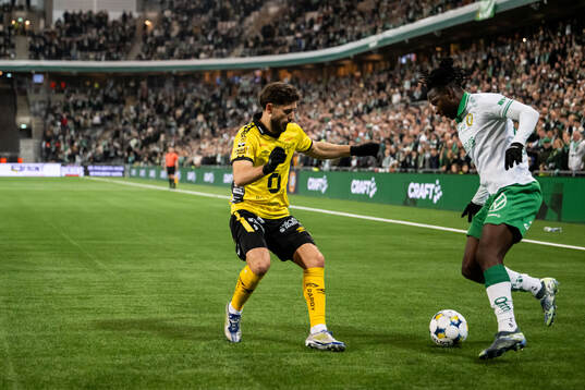 Elfsborgs Arber Zeneli och Hammarbys Moise Elohim Victoire