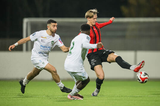 FC Arlandas Mario Butros och Nordic United FCs Jack Tagesson