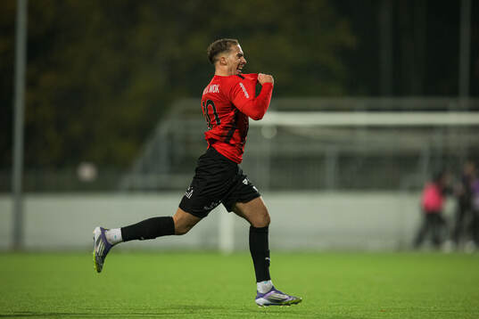 Nordic United FCs Lorent Mehmeti jublar
