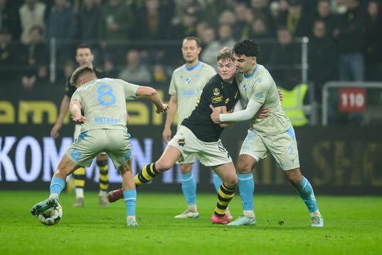 Halmstads Niilo Mäenpää och AIK och Erik Hovden Flataker