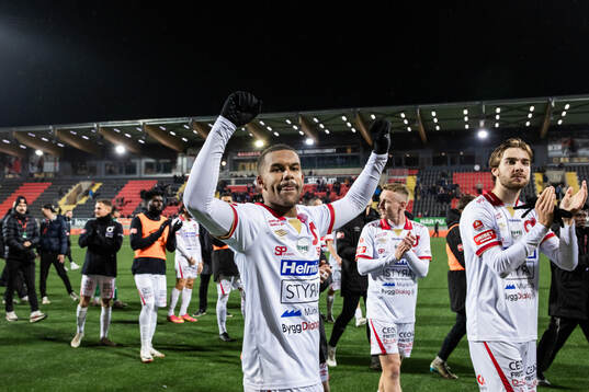 Degerfors Leon Hien jublar