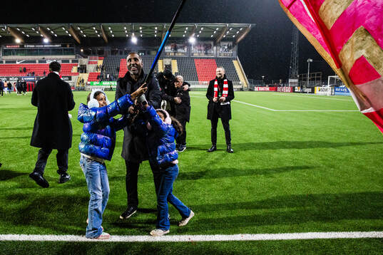 Degerfors tränare Henok Goitom jublar