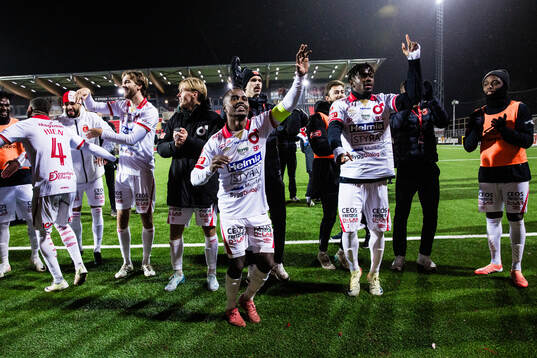 Degerfors Nahom Netabay och Mamadouba Diaby jublar