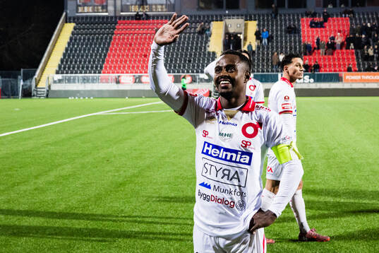 Degerfors Nahom Netabay jublar