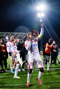 Degerfors Leon Hien och Nahom Netabay jublar