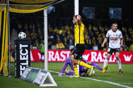 Mjällbys Tom Pettersson deppar