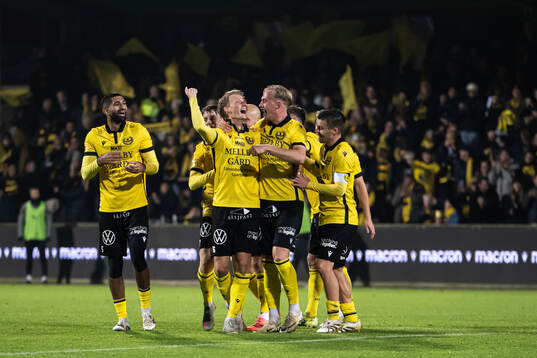Mjällbys spelare jublar