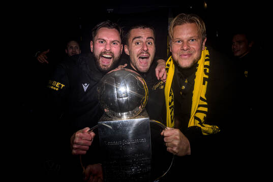Mjällbys Adam Petersson, Jesper Gustavsson och scout David