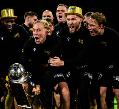 Mjällbys Herman Johansson och målvakt Noel Törnqvist