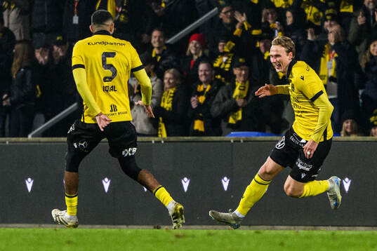 Mjällbys Alexander Johansson jublar