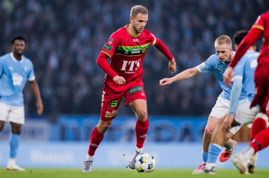 GAISs Gustav Lundgren och Malmö FFs Daniel Gudjohnsen