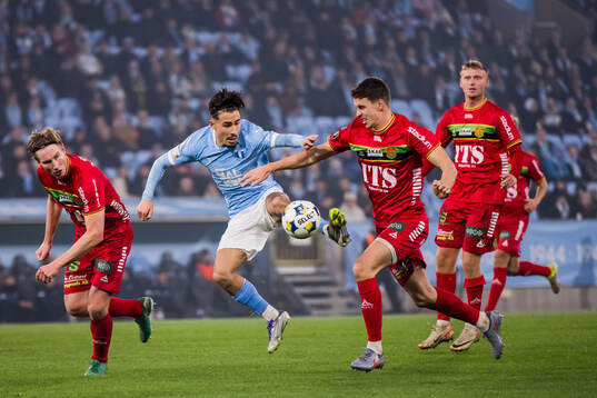 Malmö FFs Adrian Skogmar och GAISs Oskar Ågren