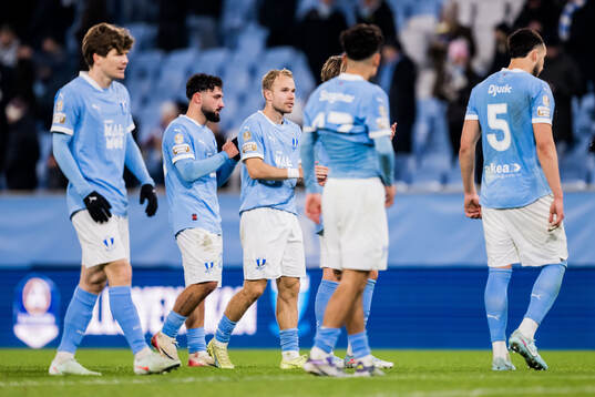 Malmö FFs Oscar Lewicki deppar