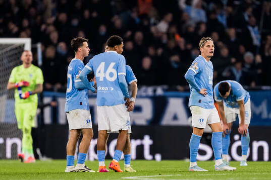 Malmö FFs Jens Stryger Larsen deppar