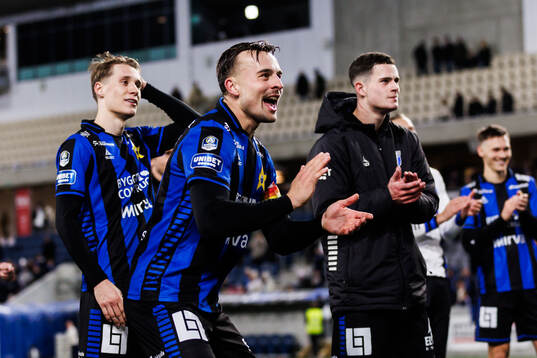 Sirius Henrik Rönnlöf Castegren jublar
