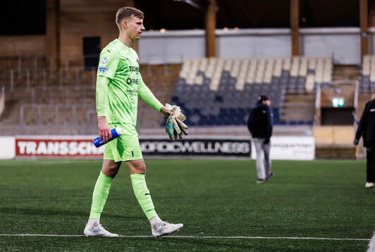 Värnamos målvakt Hugo Keto deppar