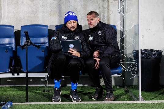 Värnamos assisterande tränare Juan Robledo och tränare