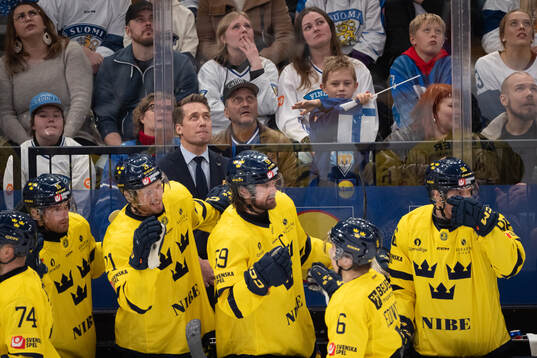 Players of Sweden celebrates