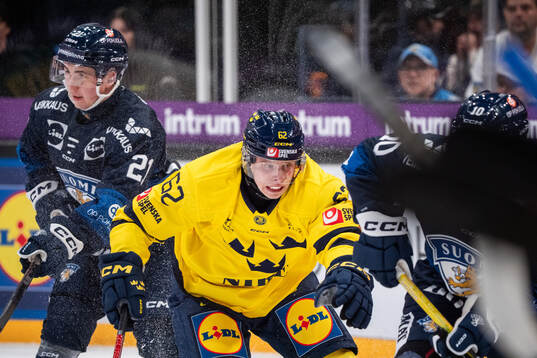 Jere Innala of Finland and Isac Heens of Sweden