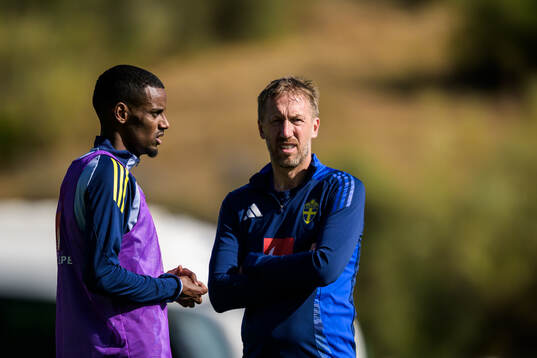 Alexander Isak and head coach Graham Potter of the Swedish