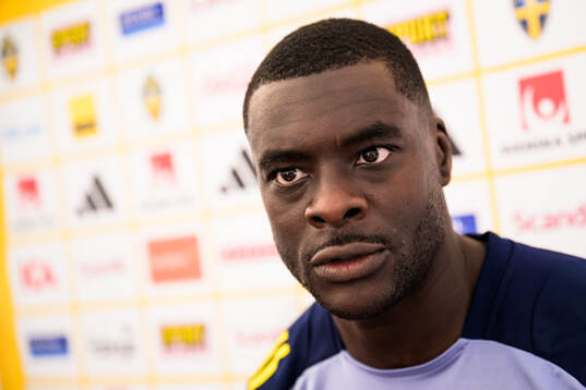 Ken Sema of the Swedish national football team talking to