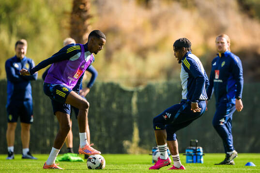 Alexander Isak and Anthony Elanga of the Swedish national