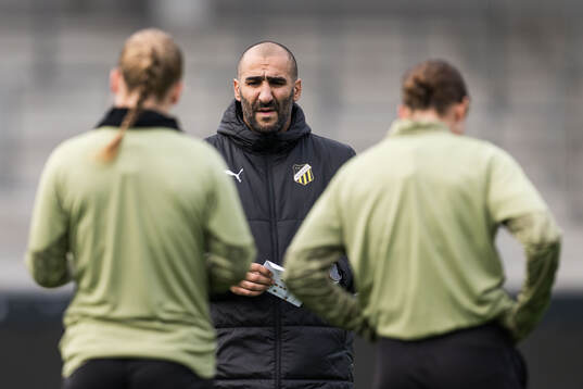 Coach Mak Lind
