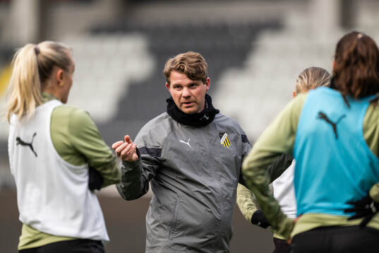 Assistant coach Vigan Berbatovci