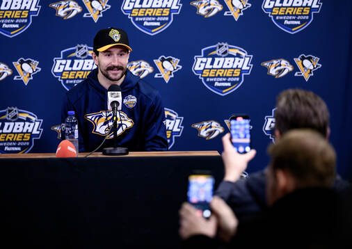 Bläddra bland fler bilder av Ice Hockey, NHL Global Series, Nashville Predators, Press Conference
