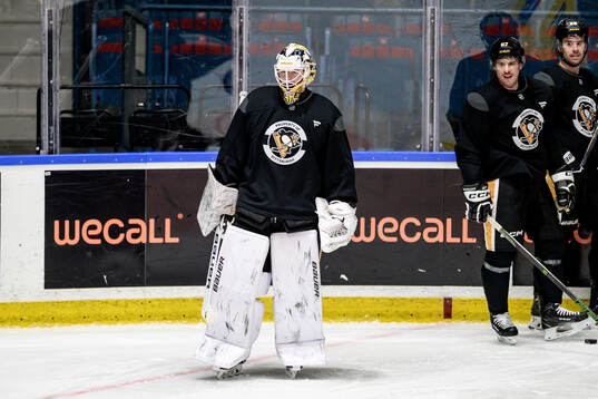 Goaltender Filip Larsson