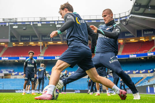 Sander Berge and Leo Østigård of the Norwegian national