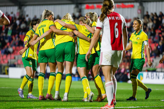 Julie Blakstad of Hammarby celebrate with team mates
