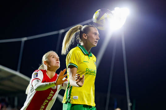 Ellen Wangerheim of Hammarby and Bo van Egmond of Ajax