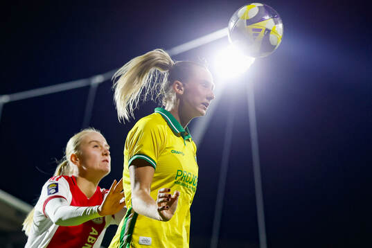 Ellen Wangerheim of Hammarby and Bo van Egmond of Ajax