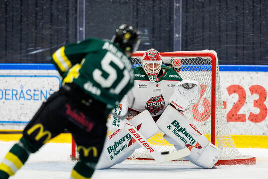 Modos målvakt Adam Werner
