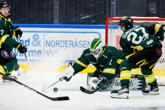 Östersunds målvakt Carl Lidö