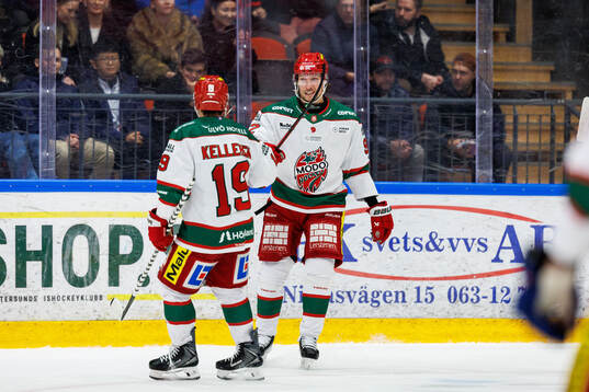 Modos Jesper Olofsson jublar med +m18+efter 0-2