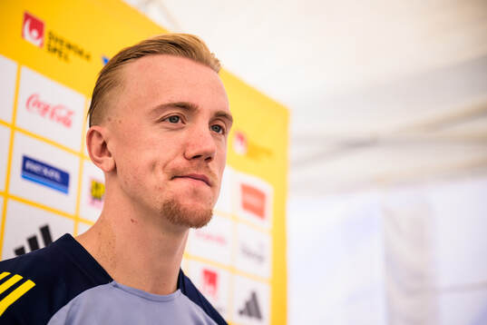 Isac Lidberg of the Swedish national football team talking