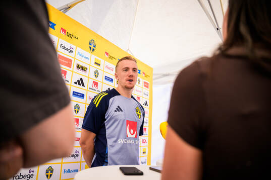 Isac Lidberg of the Swedish national football team talking