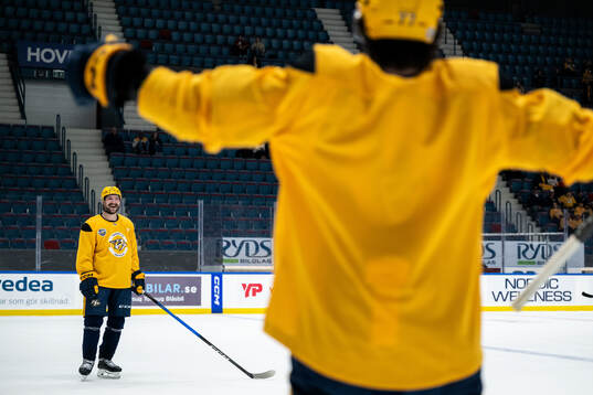 Bläddra bland fler bilder av Ice Hockey, NHL Global Series, Nashville Predators, Practice