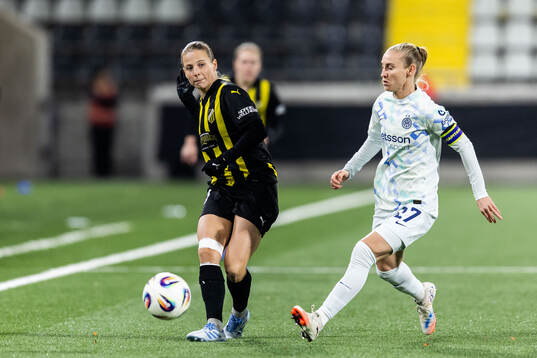Anna Anvegård of Häcken and Henrietta Csiszar of Inter