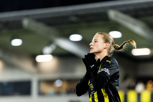 Anna Anvegård of Häcken reacts