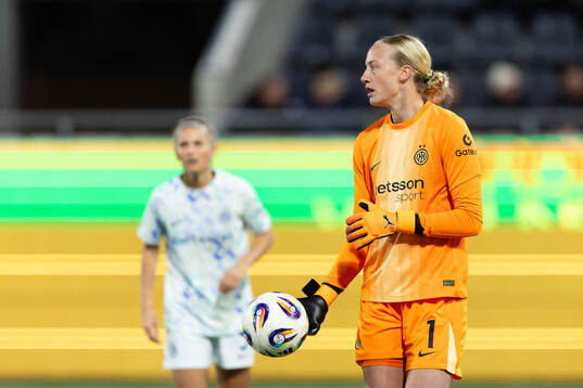 Goalkeeper Cecilia Runarsdottir of Inter