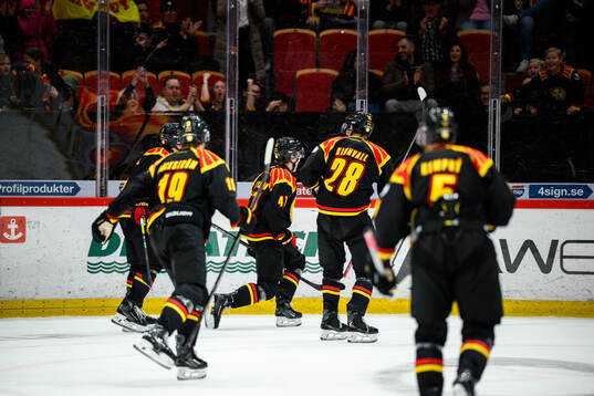 Brynäs Lucas Pettersson jublar