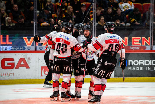 Malmö Redhawks Carl Persson jublar