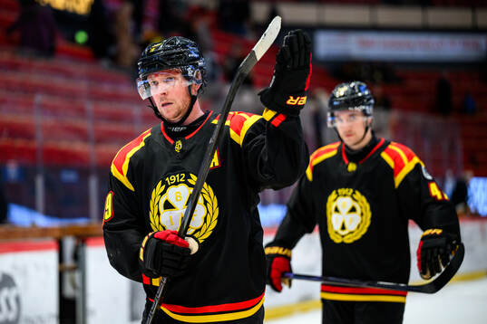 Brynäs Nicklas Bäckström deppar