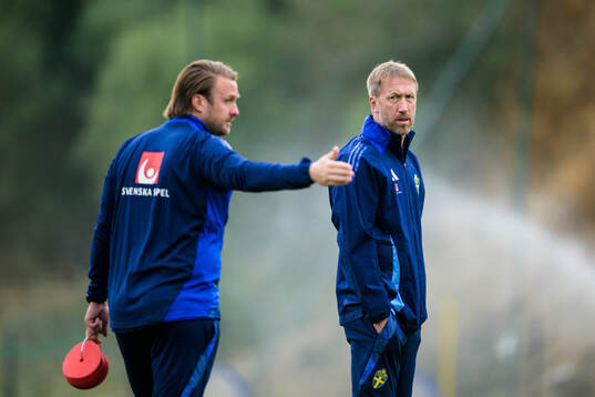 Assistant coach Björn Hamberg and head coach Graham Potter