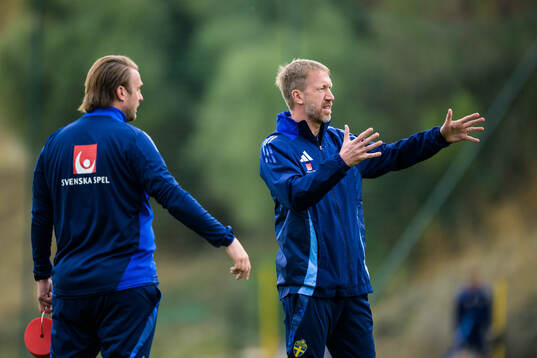 Assistant coach Björn Hamberg and head coach Graham Potter