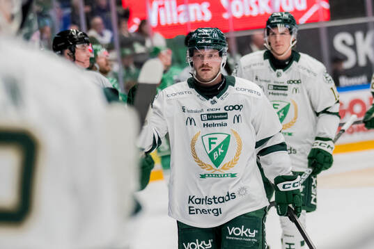 Färjestads Axel Bergkvist jublar